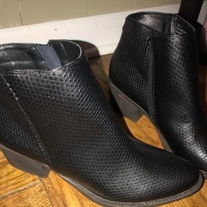 Size 9 volatile shoe. Never worn